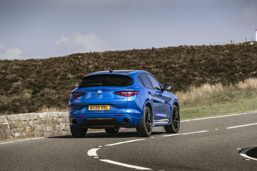  Alfa Romeo Stelvio Veloce (949) 2020 года  (UK) (фото 21 из 40)